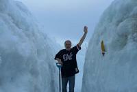 Большая уборка: украинские полярники показали, как откапывают станцию после рекордного снегопада