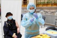 Почти 100 тысяч украинцев сделали бустерную COVID-прививку