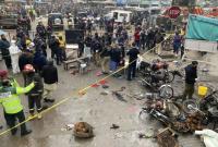 В результате взрыва бомбы в пакистанском Лахоре 2 человека погибли, 26 ранены