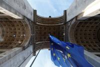 Флаг ЕС сняли с Триумфальной арки в Париже после того, как тот вызвал резонанс