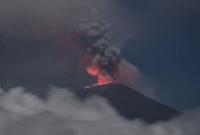 В Африке проснулся один из самых больших вулканов мира