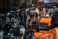 Ожесточенные бои, разбитые машины и пустота: как выглядит протестный Казахстан