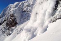 В Карпатах – большая снеголавинная опасность, туристов просят воздержаться от походов