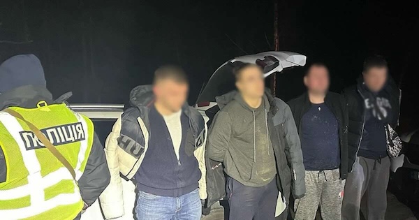 Уклонисты бежали в Беларусь на Житомирщине: как действовала "схема"