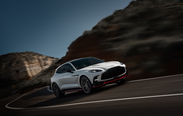 Aston Martin представила самый мощный кроссовер в мире Aston Martin представила самый мощный кроссовер в мире