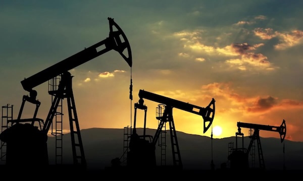 Цены на нефть резко упали после заявления Трампа о перемирии с Ираном