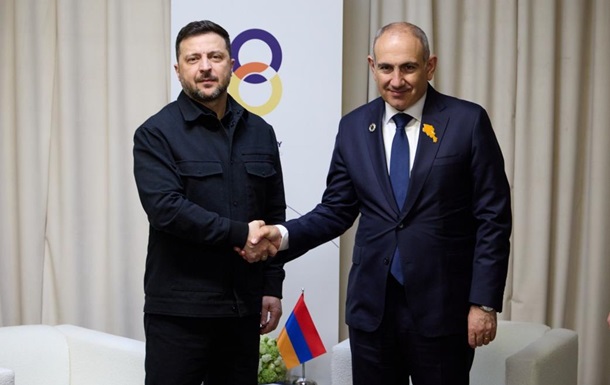Зеленский рассказал о встрече с Пашиняном