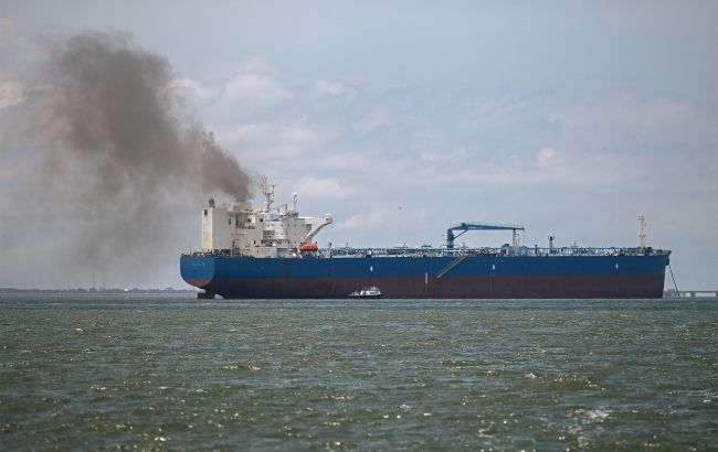 Достали и там? Российский газовый танкер вспыхнул в Средиземном море