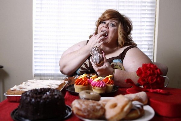 Продукты, которые стимулируют переедание и лишний вес: чего следует избегать
