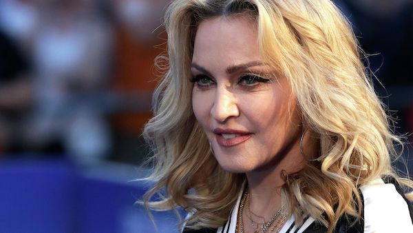 Мадонна попала в больницу из-за "серьезной бактериальной инфекции"
