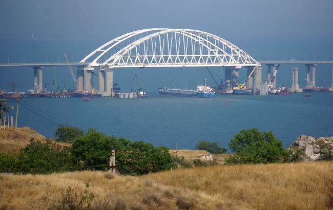 На Крымском мосту произошли взрывы: что известно