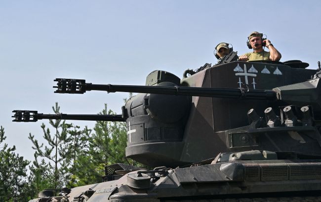 Боеприпасы, тягачи и не только. Германия передала Украине очередной пакет помощи