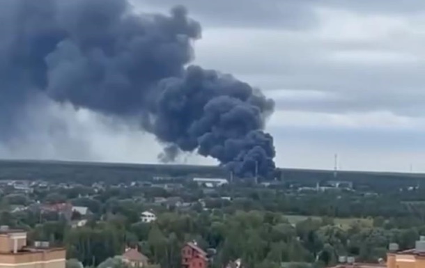 В Подмосковье вспыхнул масштабный пожар