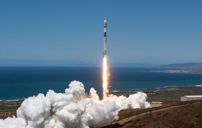SpaceX вывела на орбиту на ракете Falcon 9 еще 51 спутник Starlink (видео)