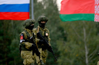 россияне перебрасывают в беларусь дополнительный комплекс С-400 и другие виды вооружения