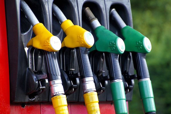 Раде предложили новый вариант поднятия цен на бензин, ДТ и автогаз