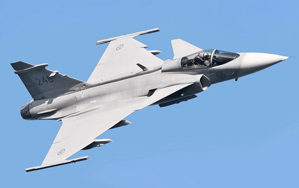 Украинцев научат летать на шведских Gripen - министр обороны