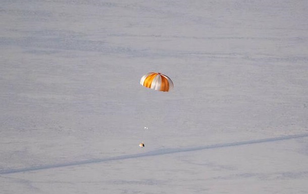 Зонд NASA сбросит капсулу с почвой астероида Бенну
