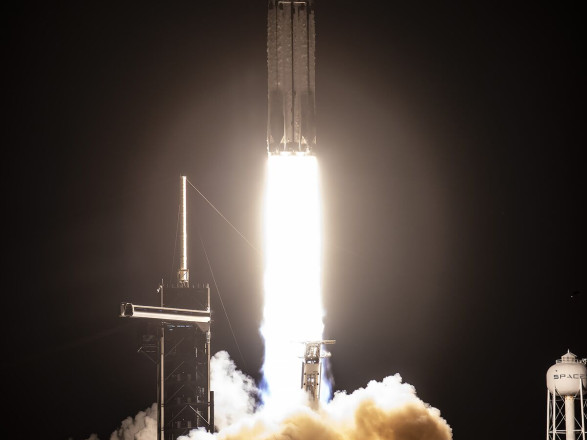 SpaceX вывела на орбиту самый большой спутник