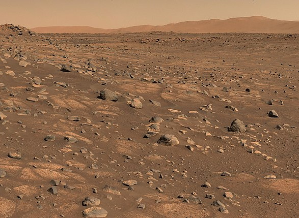Китайский марсоход нашел признаки воды в песчаных дюнах Марса