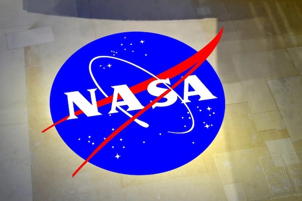 NASA потеряло космический зонд Voyager 2: с Земли отправили неверную команду