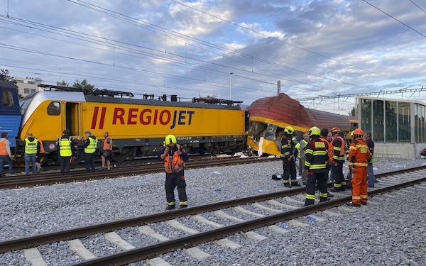 Масштабное столкновение на железной дороге в Чехии: что известно о смертельной аварии поезда, ехавшего в Чоп