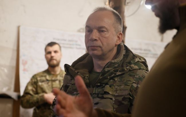 Сырский на Донбассе заявил о просчетах командиров в обороне. Ситуация исправлена, будет резерв