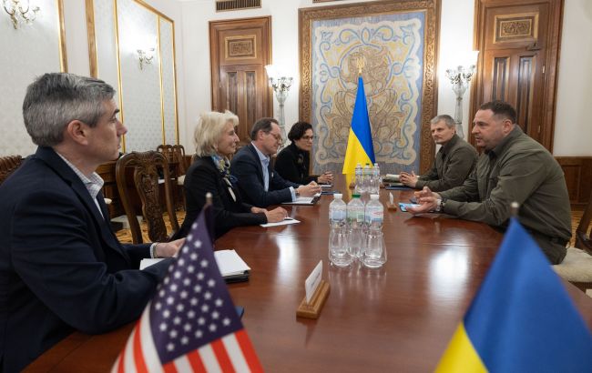 В Украину прибыла делегация США, отвечающая за оборонную стратегию