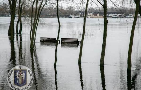 Весенний паводок в Киеве: за последние 5 дней уровень Днепра поднялся на полметра