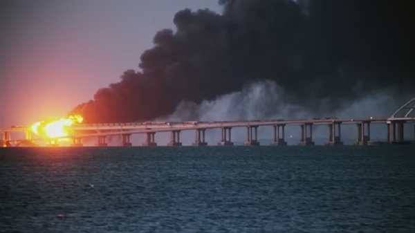 Керченский мост взорвали твердым ракетным топливом – Коммерсантъ