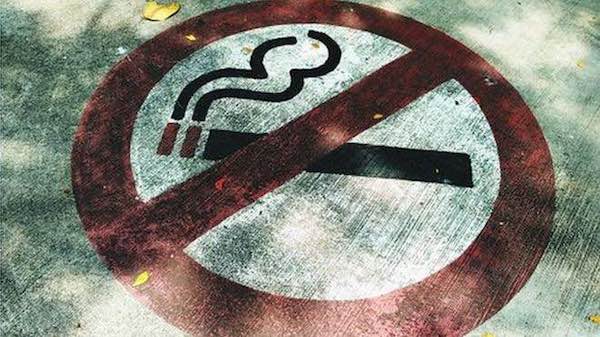 Свободное от дыма поколение: Британия готовит запрет на покупку сигарет для молодежи