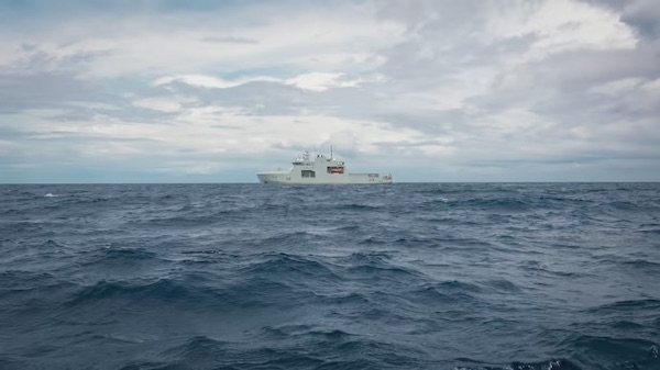 Вслед за российскими кораблями на Кубу прибыло судно ВМС Канады и субмарина США