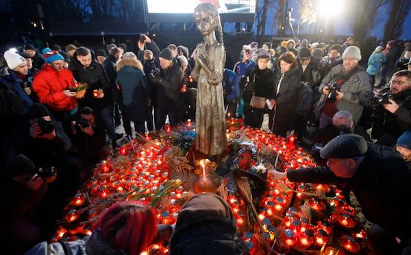 Месть за свободу. В Украине чтят память жертв Голодомора
