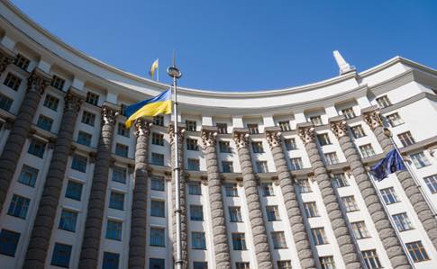 Кабмин прогнозирует замедление роста экономики Украины и рост курса доллара