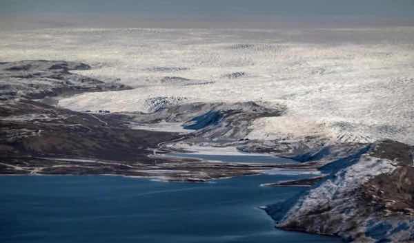 Ледники Гренландии тают с беспрецедентной скоростью: ученые встревожены