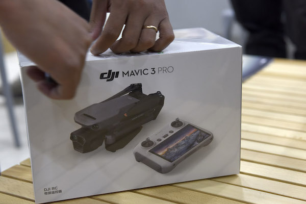 Китай блокирует продажу дронов "Mavic" Украине, но поставляет их России, - Bloomberg Китай блокирует продажу дронов "Mavic" Украине, но поставляет их России, - Bloomberg