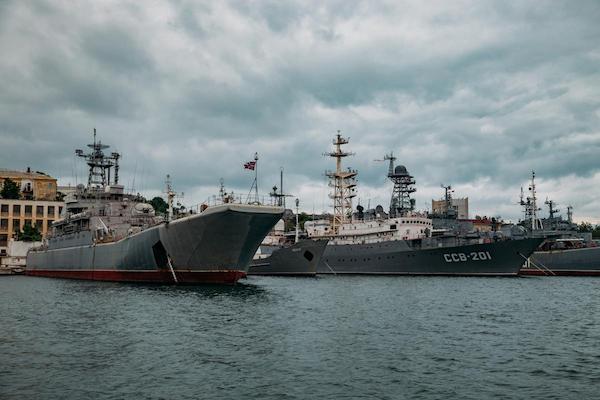 Эксперт рассказал, чем Украина может "достать" корабли РФ в Новороссийске
