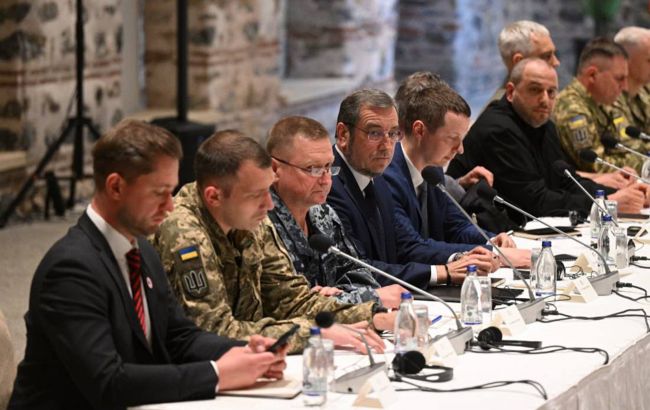 Война в Украине вступает в опасную фазу, мирное соглашение кажется недостижимым, - WSJ Война в Украине вступает в опасную фазу, мирное соглашение кажется недостижимым, - WSJ