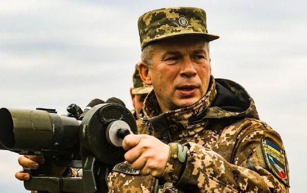 Сырский посетил позиции на Купянском направлении и принял решение по маневренной обороне