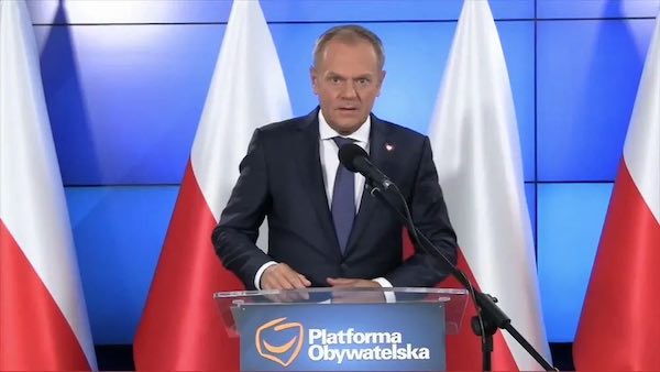 Туск обещает "защитить Польшу" от переселения мигрантов по будущим правилам ЕС