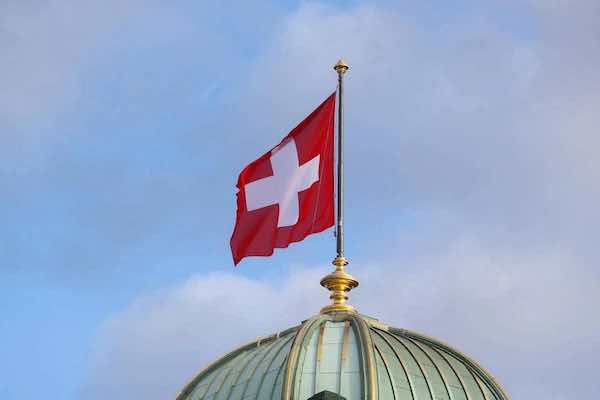 Крупнейший банк Швейцарии отреагировал на обвинения в обходе санкций против РФ