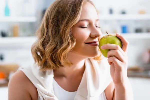 Что происходит с вашим телом, когда вы едите яблоки каждый день