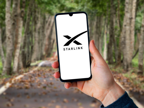 SpaceX запустит спутниковую связь Starlink для смартфонов