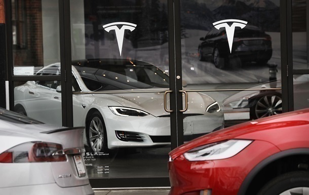 Tesla отзывает почти 200 тысяч автомобилей в США