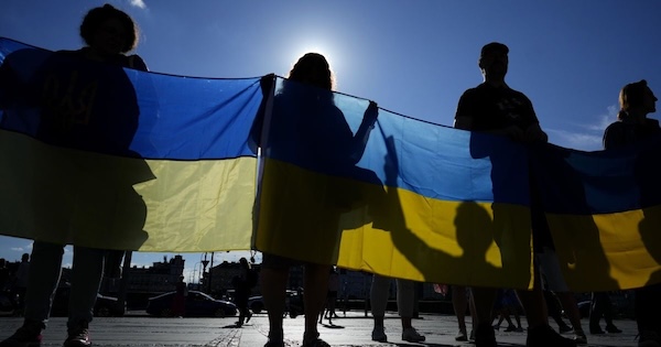 Украинцам раздадут по 6,5 тысячи гривен: кто получит "Зимнюю еПоддержку"