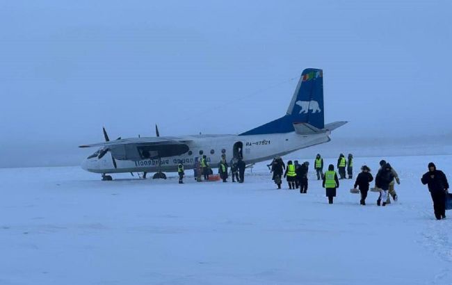 Сел на реку. В России произошло новое ЧП с пассажирским самолетом