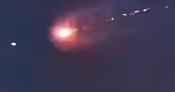 В небе над Китаем сбили загадочный НЛО: видео