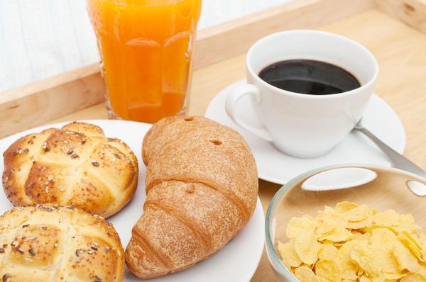 Что не стоит есть на завтрак: 8 продуктов, котиорых следует избегать
