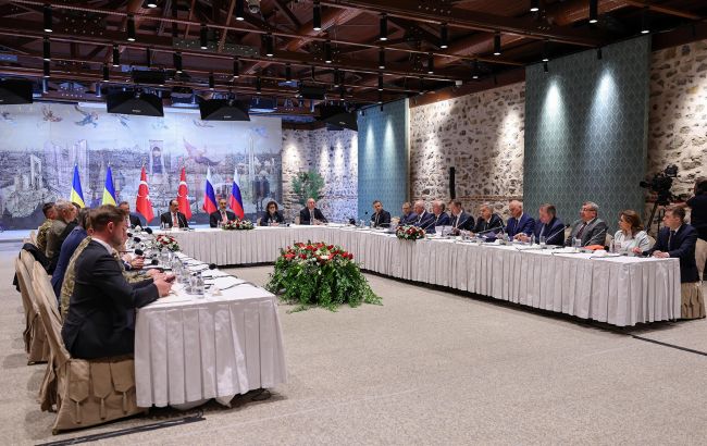 Украина и Россия согласились на новую встречу, - глава МИД Турции Украина и Россия согласились на новую встречу, - глава МИД Турции