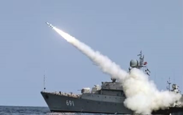 В Черном море — 4 вражеских ракетоносителя